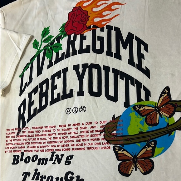 White Minimalist Short Sleeve Tee - Picture 6 of 9